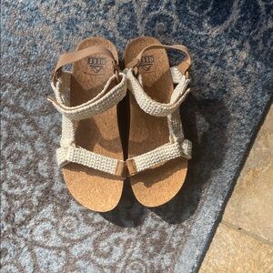New! Reef Tan and Cream Sandals